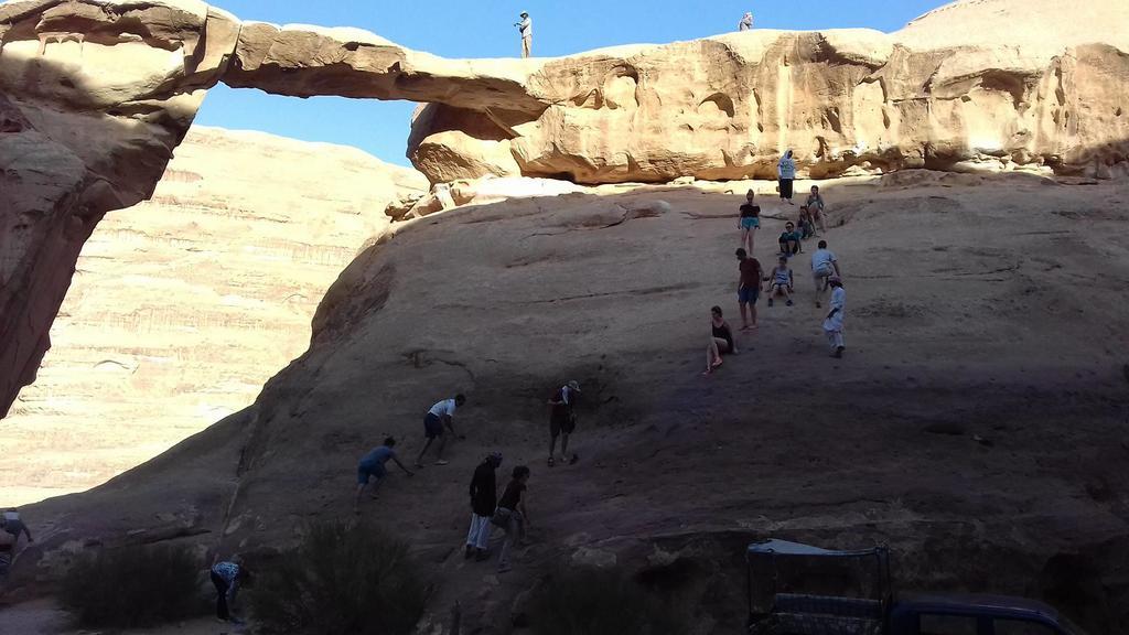Bedouin Holidays Camp And Jeep Tours Вади-Рам Экстерьер фото